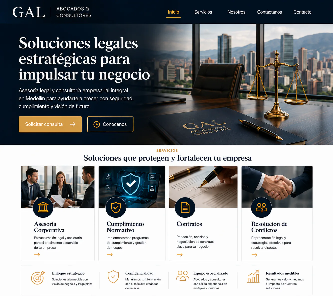 Equipo de Sinergy Labs diseñando una página web empresarial